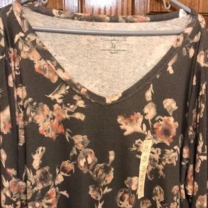 💗 Long sleeve floral tee